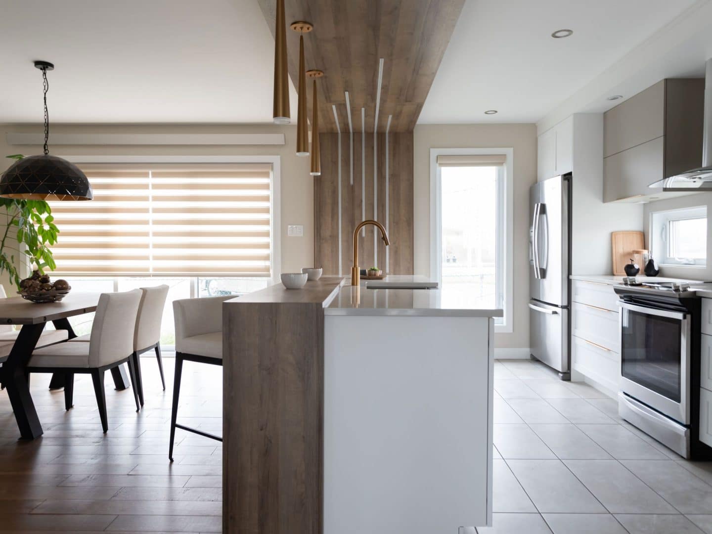 The Citana model is a classic bungalow. We see the kitchen.