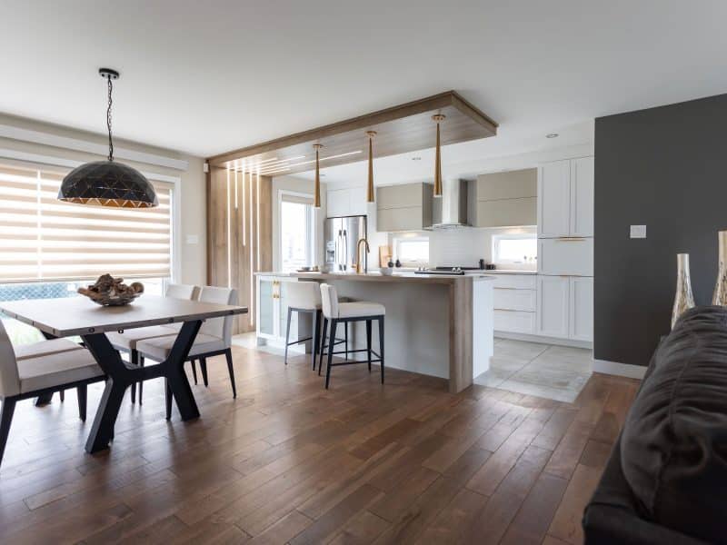 The Citana model is a classic bungalow. We see the kitchen.