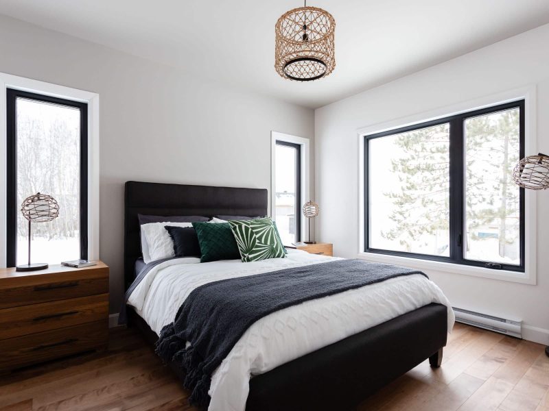 Une maison de plain-pied appelée Belvédère. Le premier étage est de style contemporain, vu de la chambre.