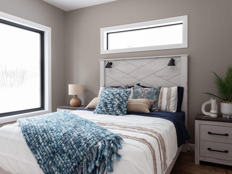 Une maison de plain-pied appelée Belvédère. Le premier étage est de style contemporain, vu de la chambre.