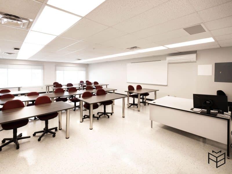 Modular school, seen from a classroom, created by the AMB company