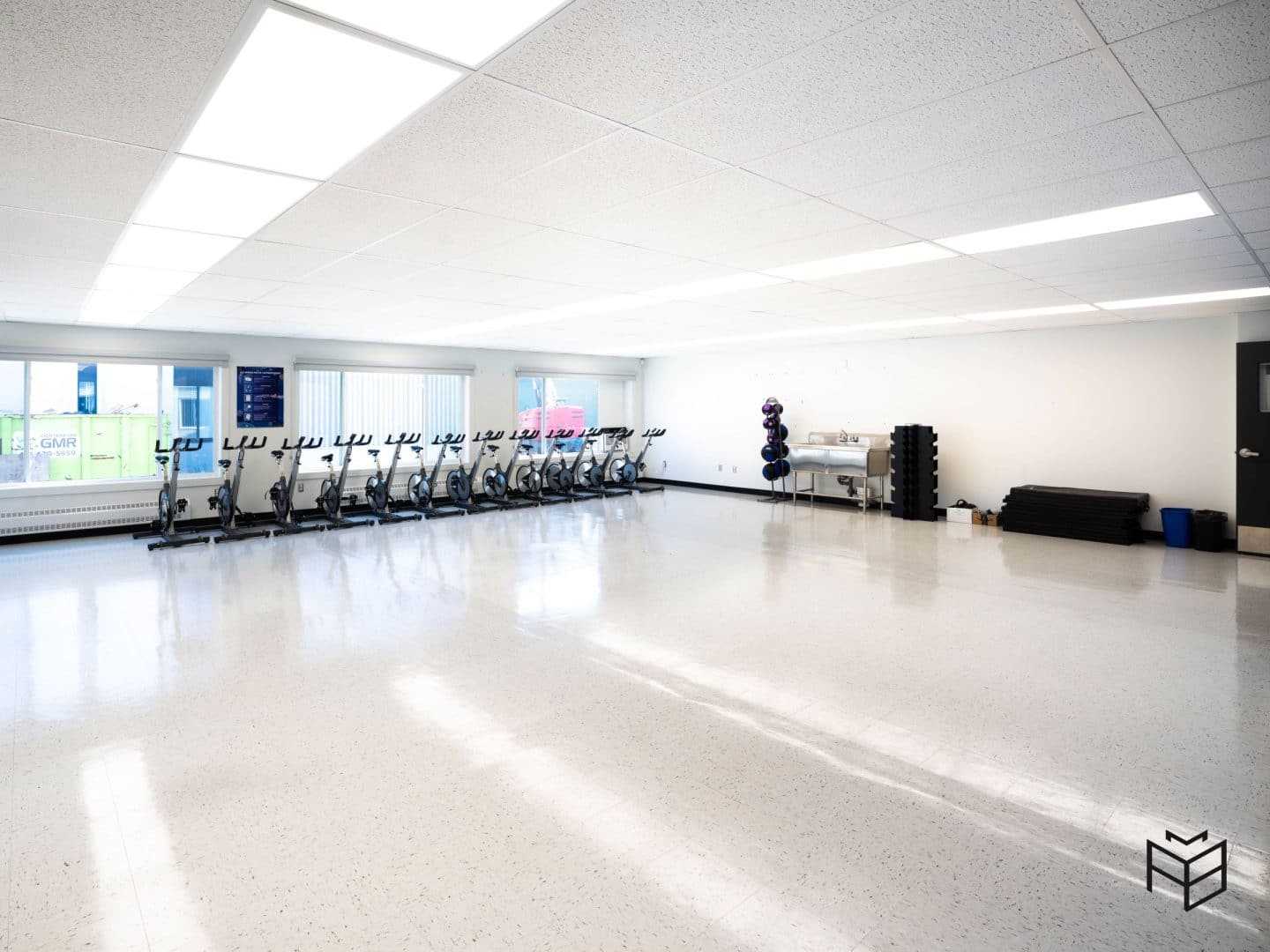 Modular school, seen from a classroom, created by AMB Construction