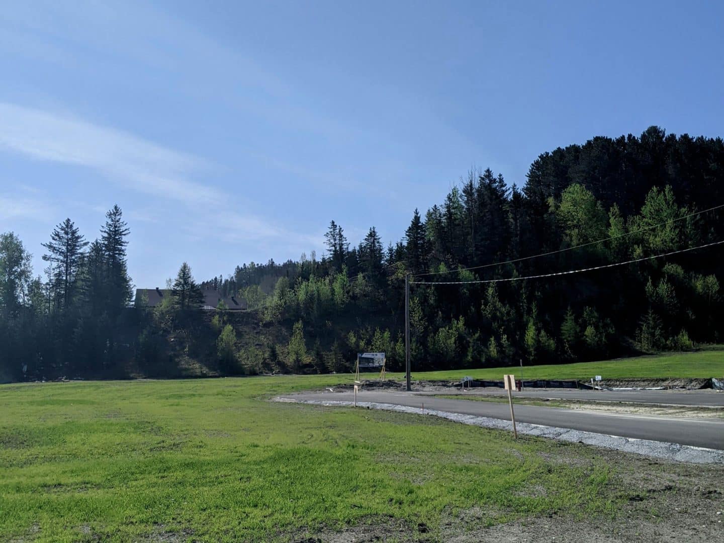 Photo of the landscape at Vallée jonction. A vacant lot for sale.