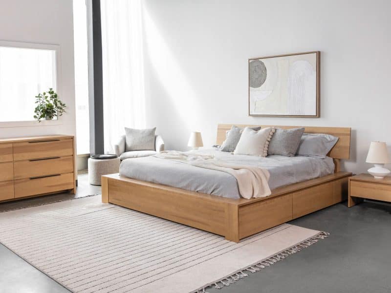 photographie de l'ameublement de LUSINE mobilier design. Le modèle Noah en merisier blond.