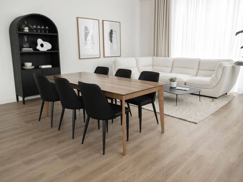 photographie de l'ameublement de LUSINE mobilier design. Le modèle st martin en ambrée foncée.