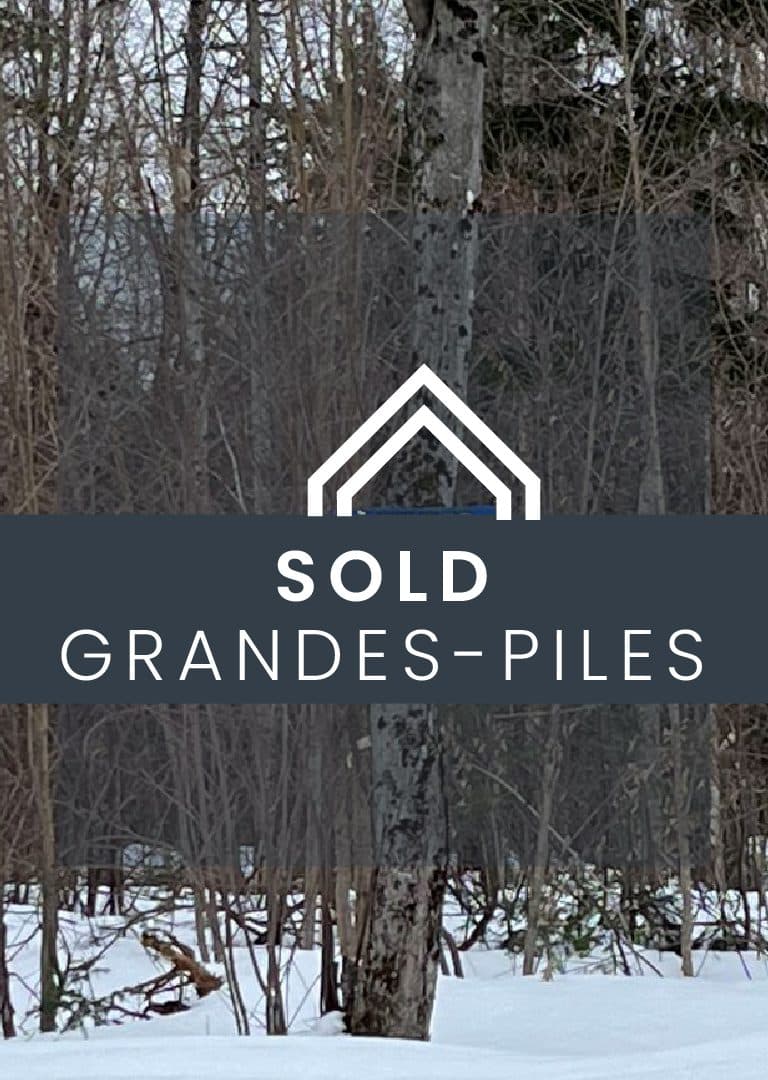 Landscape photo in Grandes-Piles. A vacant lot SOLD