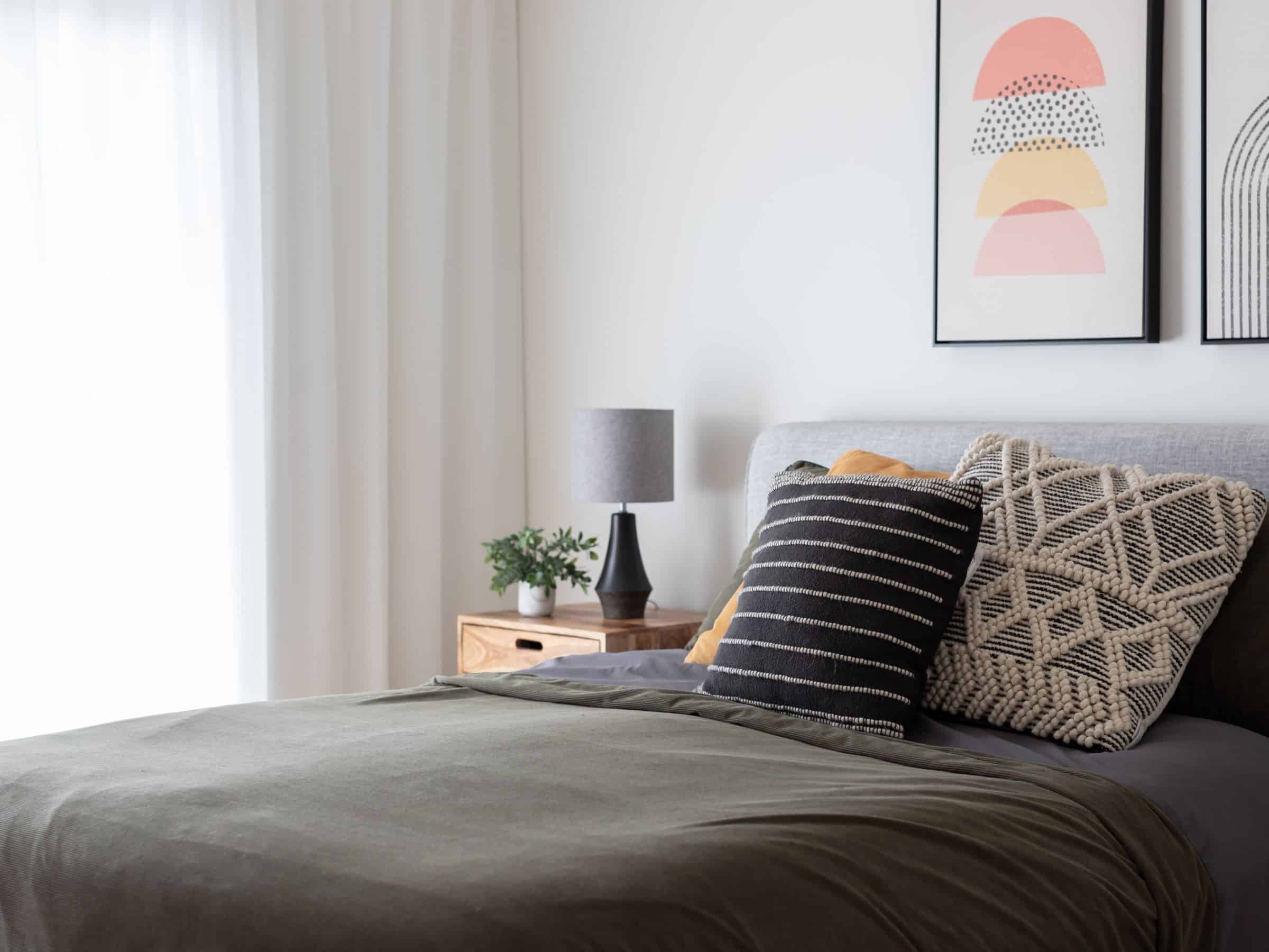 Une réalisation d'une maison appelée Lata. Le premier étage est de style contemporain, vu de la chambre des maîtres.