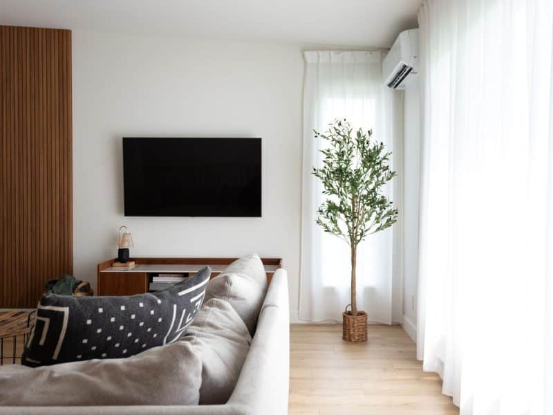A realization of a house called Lata. The second floor is contemporary in style, as seen from the living room.
