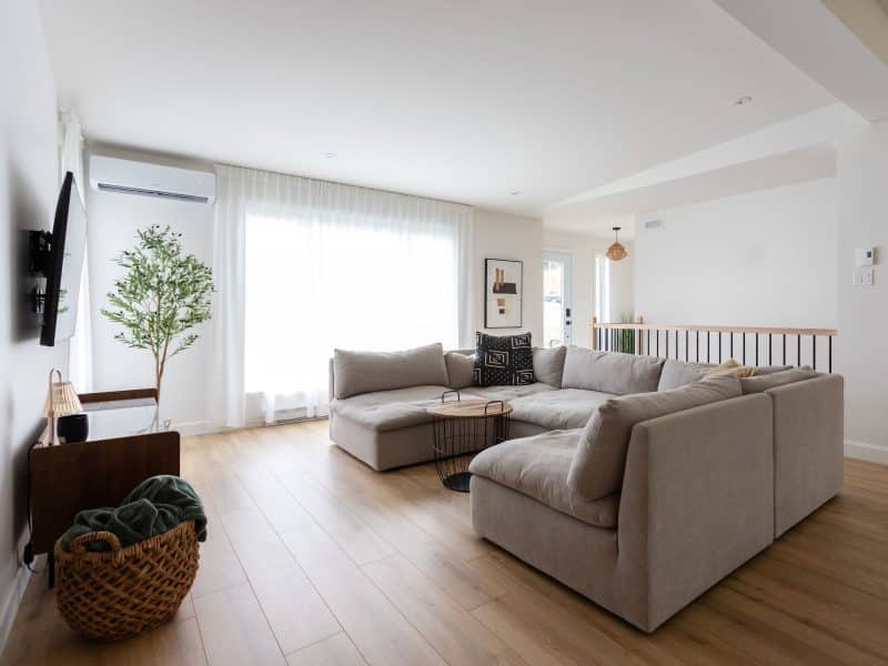 A realization of a house called Lata. The second floor is contemporary in style, as seen from the living room.