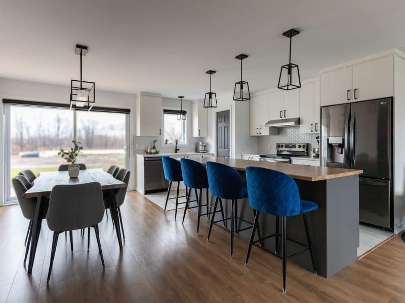A realization of a house called Vanliga. The second floor is contemporary in style, as seen from the kitchen.