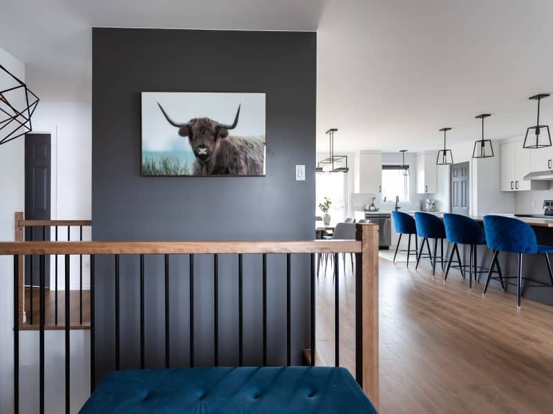 A realization of a house called Vanliga. The second floor is contemporary in style, as seen from the entrance.