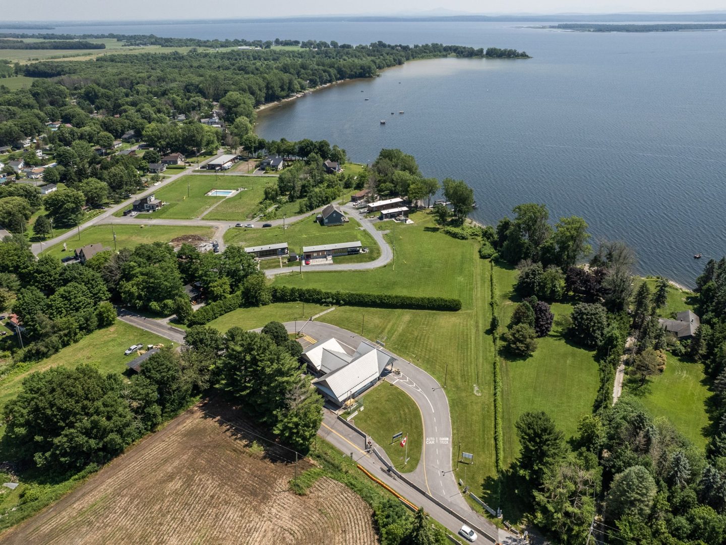 Terrain a vendre dans la bordure des États-Unis