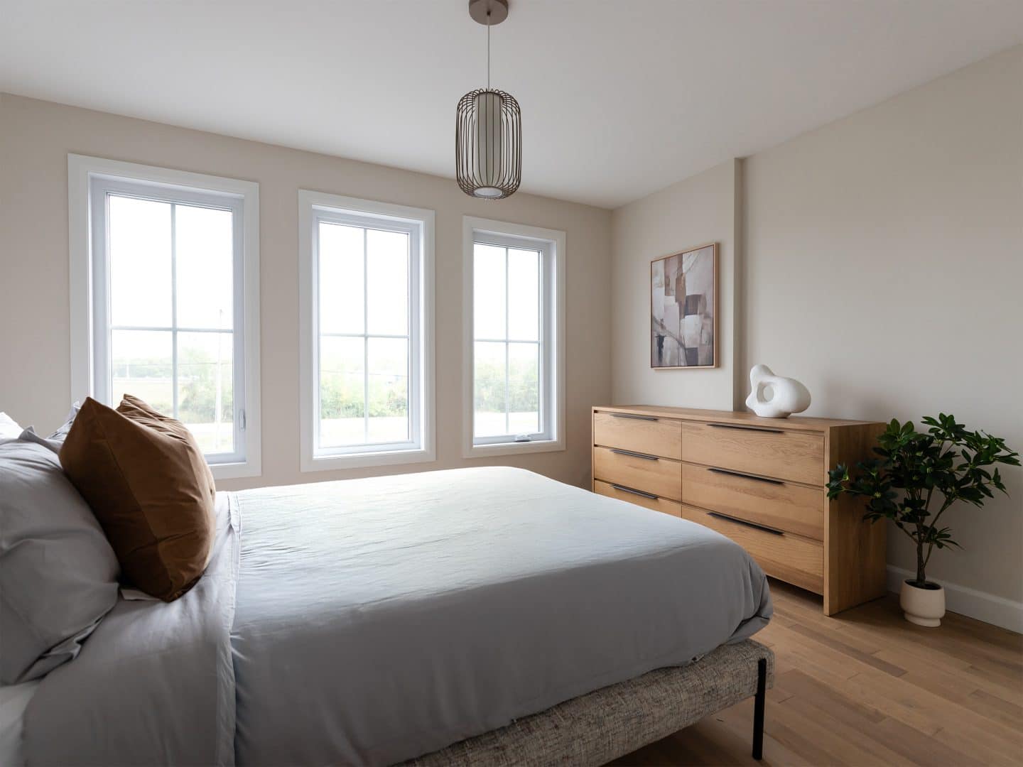 Modèle Edena, une maison usinée à deux étages au style farmhouse moderne et spacieuse. Vu de la chambre secondaires.