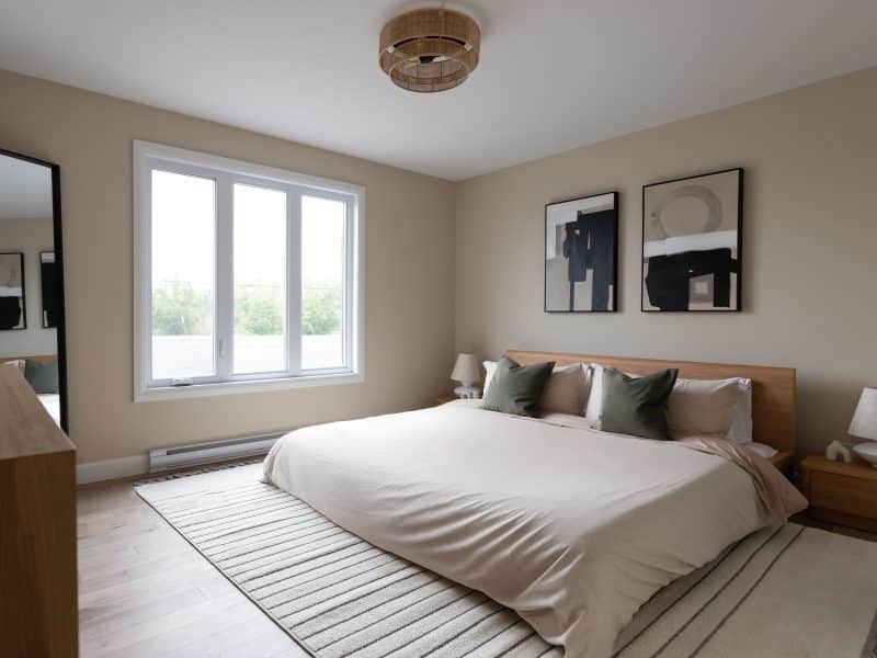 Maison modèle Turquoise vous accueille à Saint-Germain-de-Grantham. Une réalisation ProFab avec une vu de la chambre des maitres.