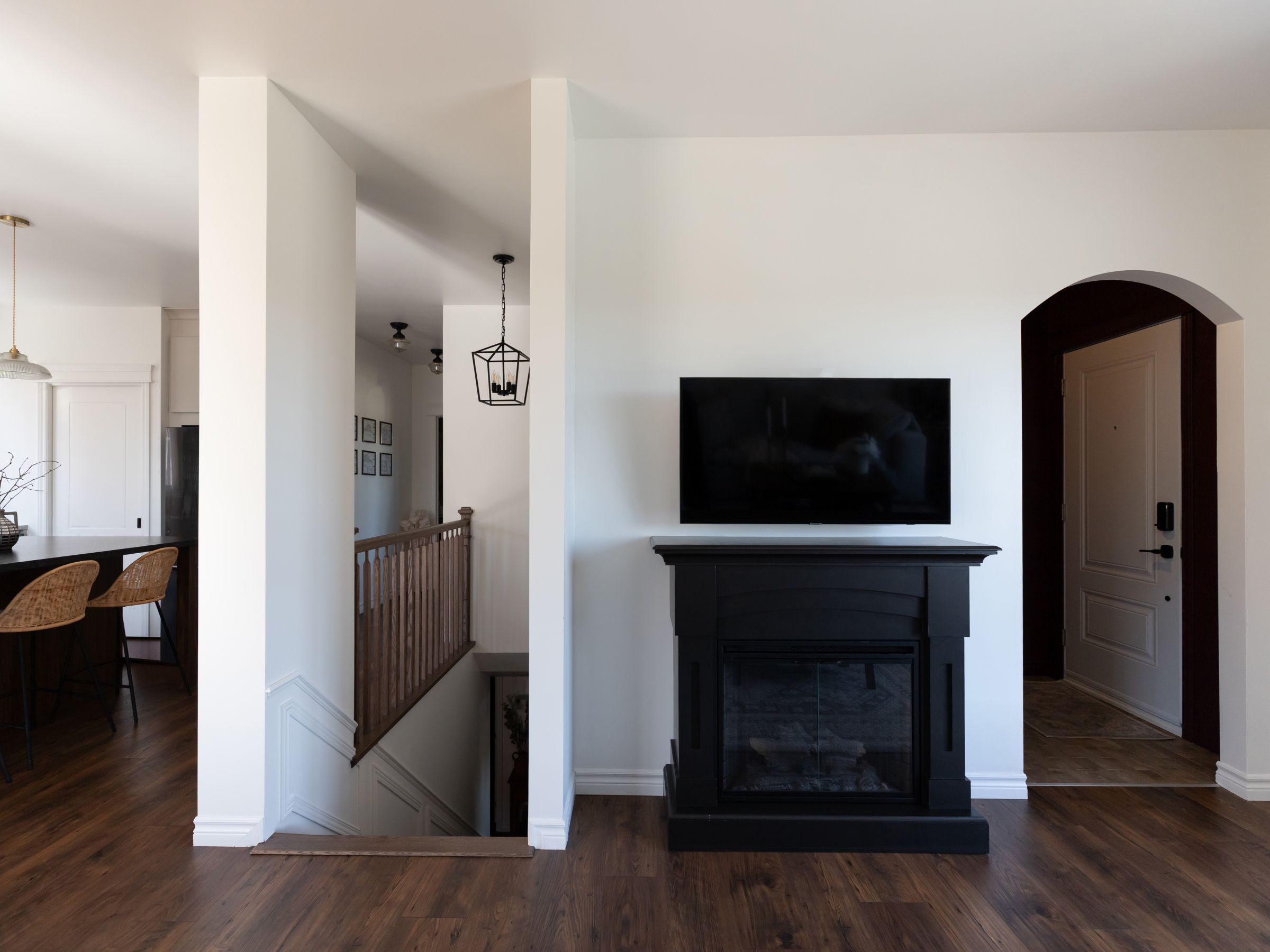 Une réalisation d'une maison préfabriquée appelée Mignonne. Cette réalisation client est de style plain-pied, vu du salon.