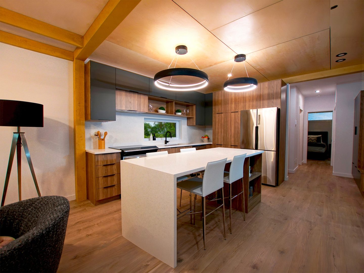 Réalisation du modèle Pigna. Maison située a Mirabel , micro-habitation contemporaine issue de la collection unimodulaire. Vue de la cuisine.